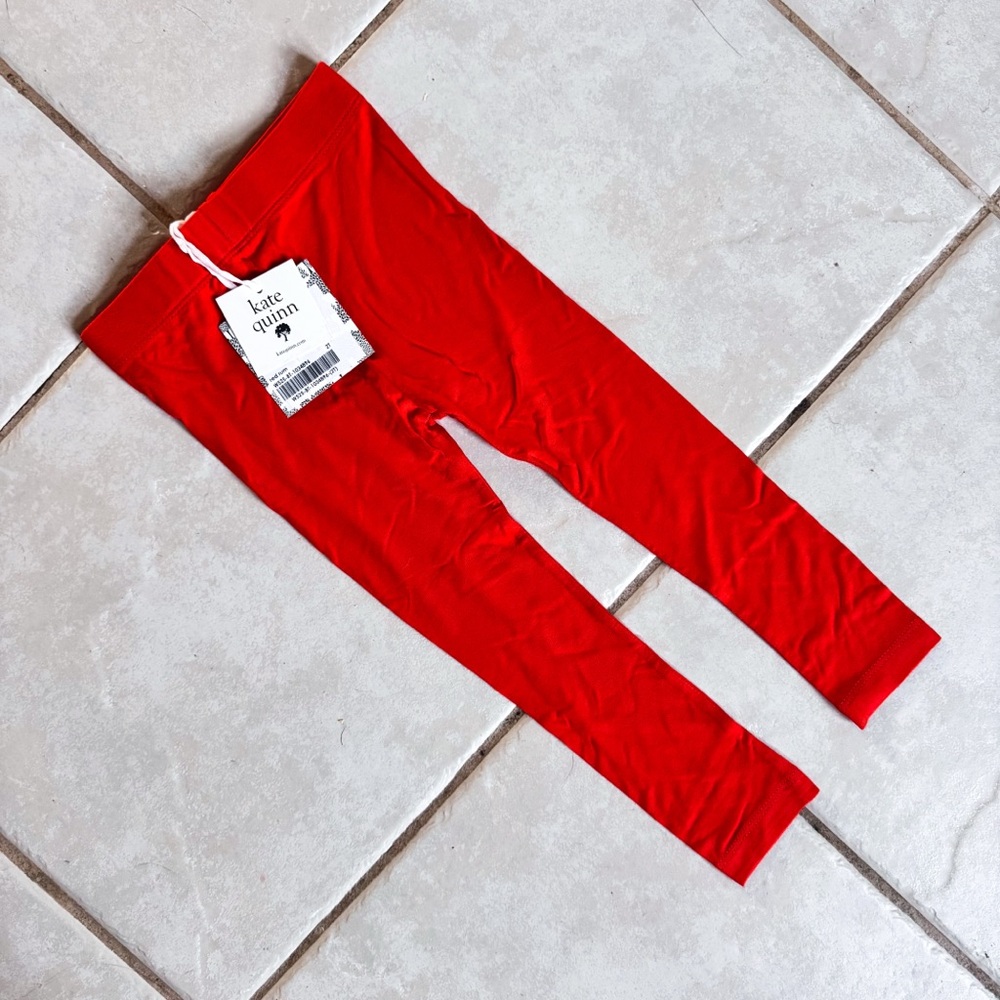 Kate Quinn • Leggings